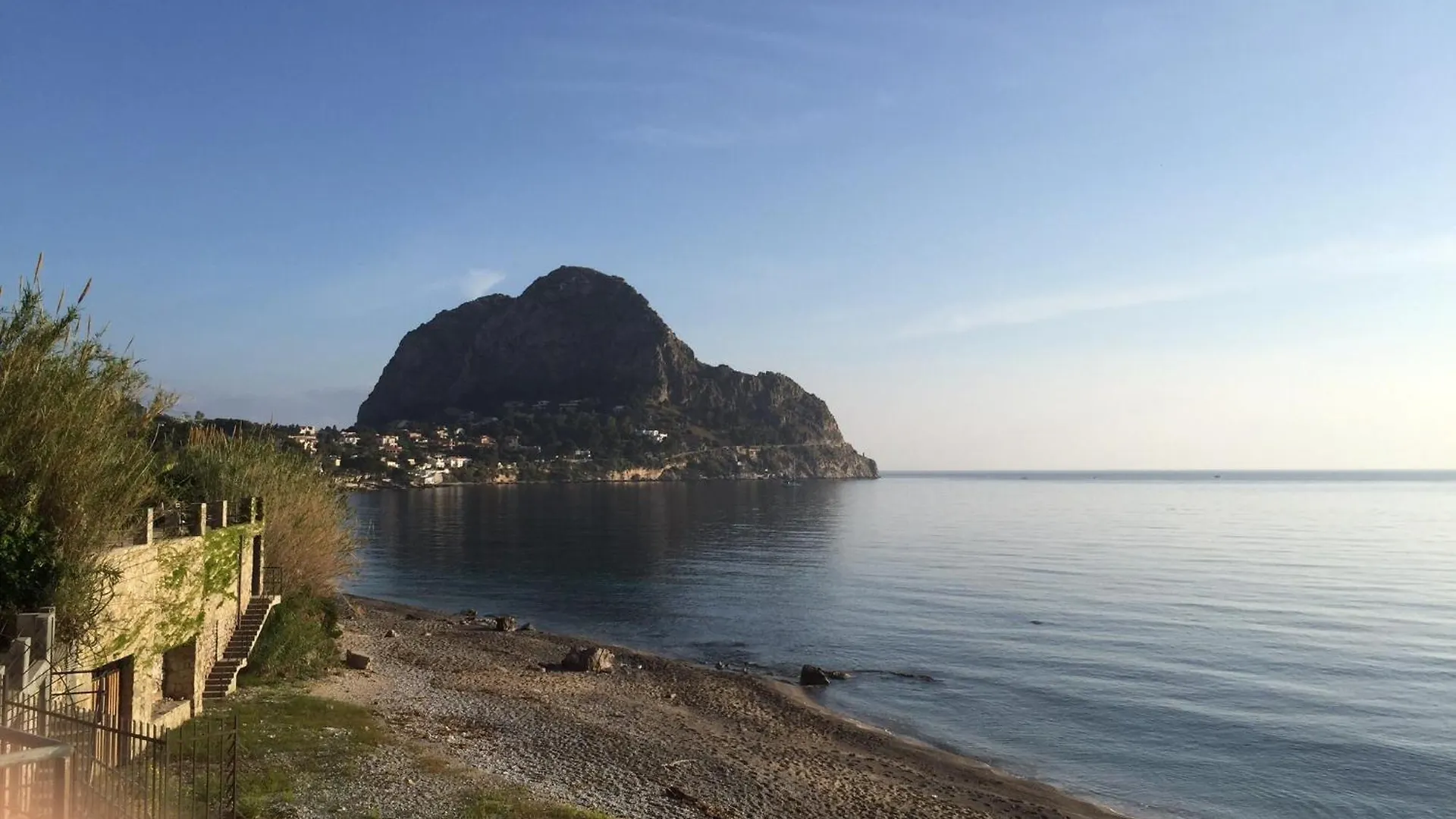 Capozafferano-Casa Carola Villa Santa Flavia Italy